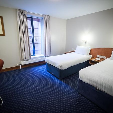 Travelodge Derry Экстерьер фото