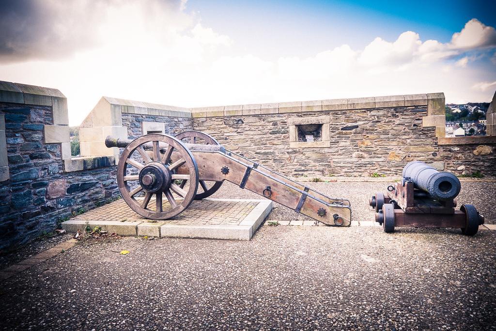 Travelodge Derry Экстерьер фото