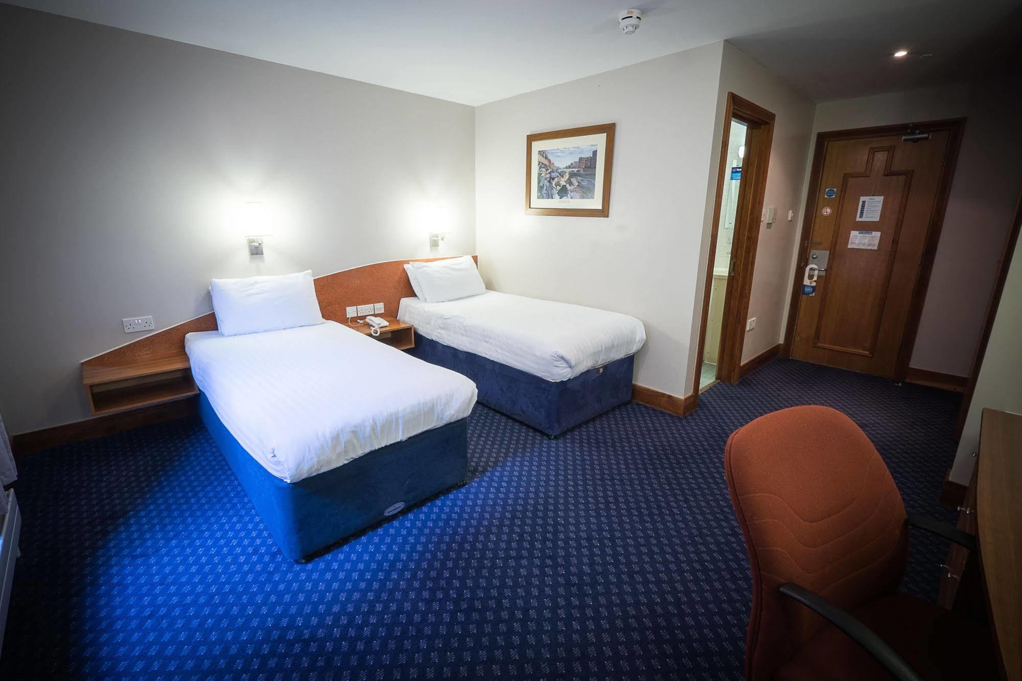 Travelodge Derry Экстерьер фото
